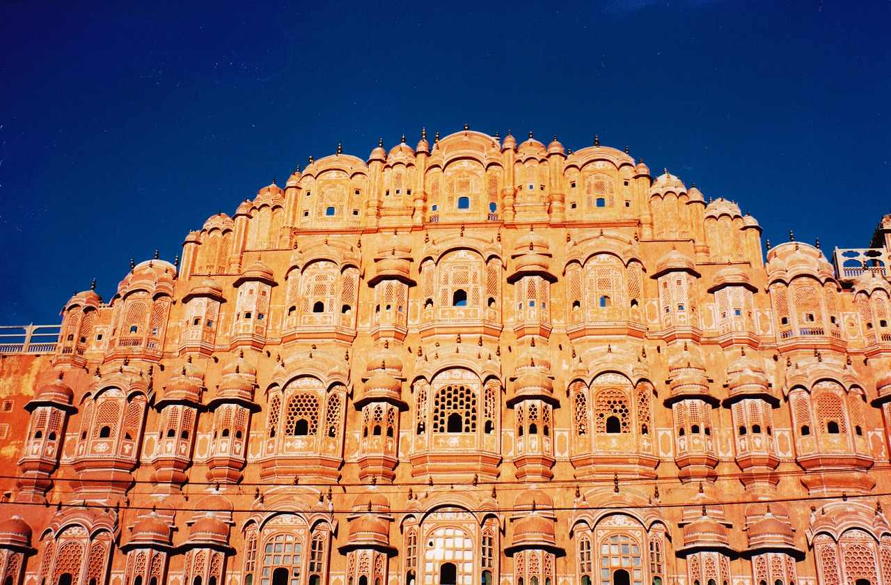 hawa mahal, btwoholidays.in  palace, jaipur-441563.jpg