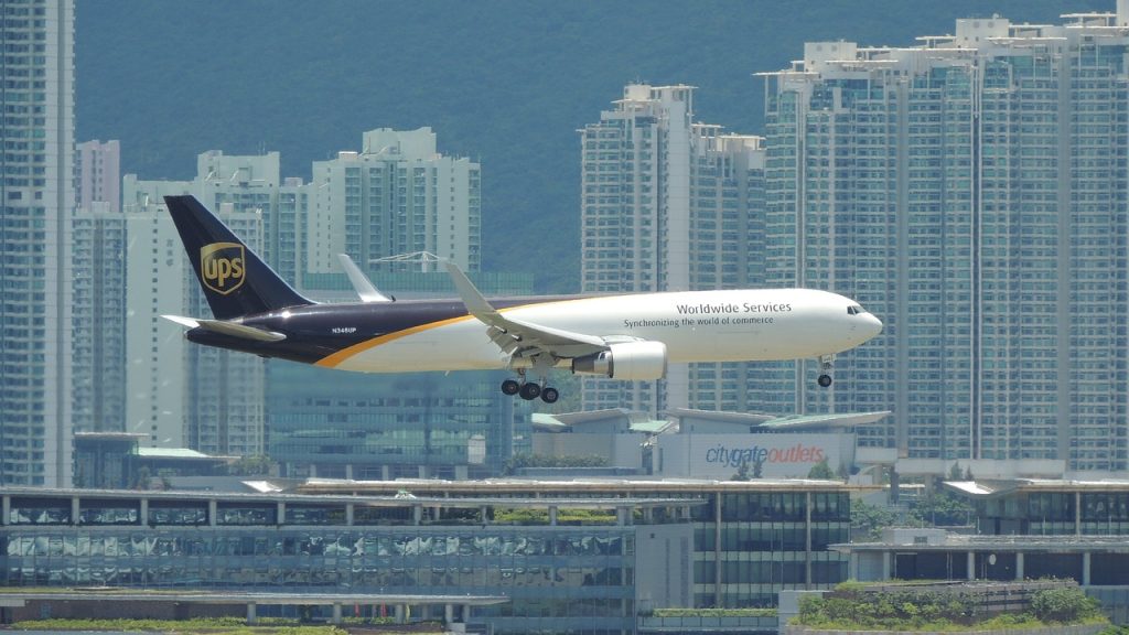 hongkong, airplane, travel-2680864.jpg